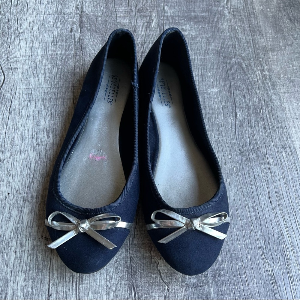 Seychelles Franklin Navy Blue Fabric Ballet Flats Silver Bow Womens Size 7.5